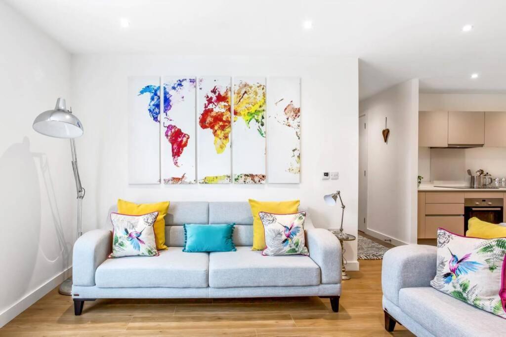 Апартаменти Stunning 2 Bed/2 Bath In Town Centre & Parking! Бракнелл Екстер'єр фото